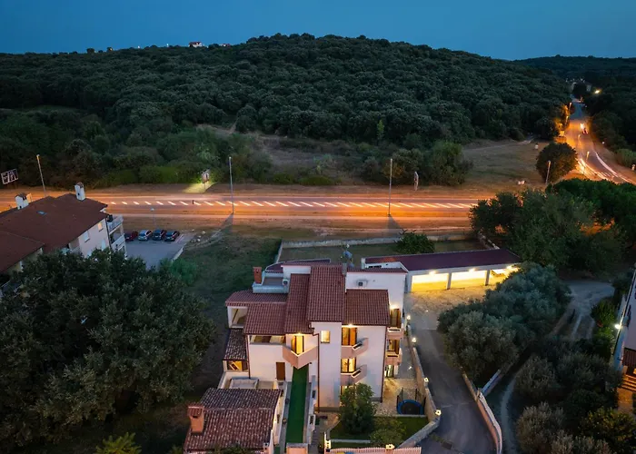 Lealeana * Πούλα