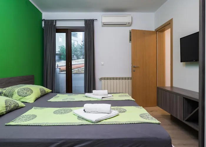 Lealeana * Πούλα