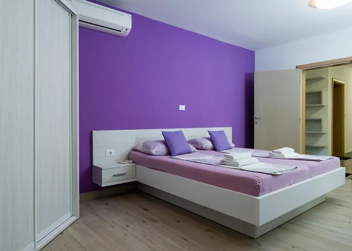 Lealeana Βίλα Πούλα