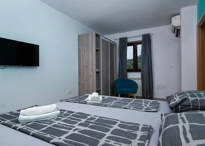 Lealeana * Πούλα