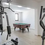 Villa Lealeana *