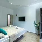 Villa Lealeana *