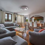 Villa Lealeana *