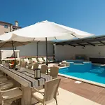 Villa Lealeana Pula
