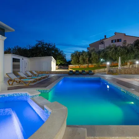 Villa Lealeana Pula