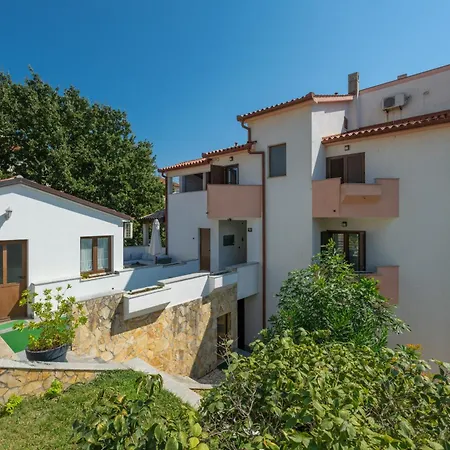 Villa Lealeana Pula