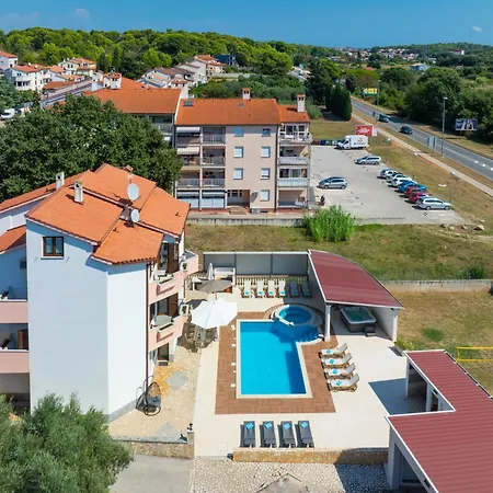Lealeana Villa Pula