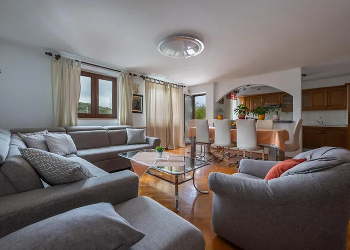 Villa Lealeana *