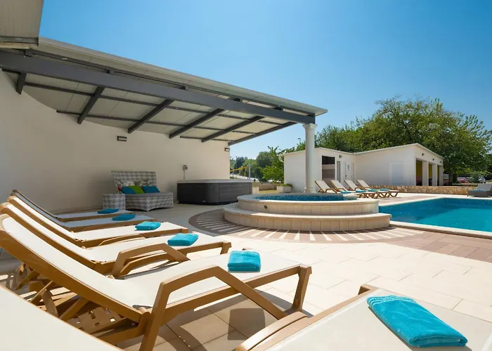 Villa Lealeana
